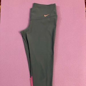 Nike Capris